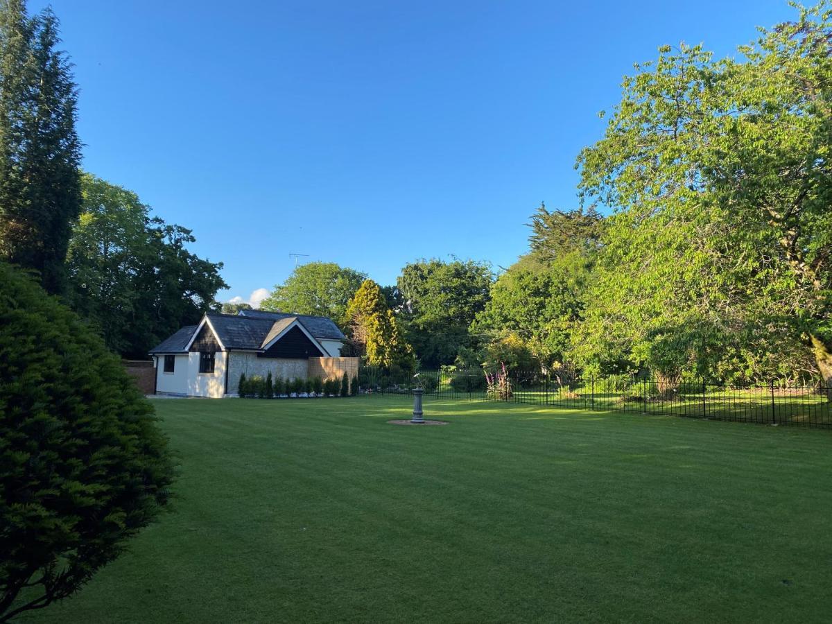 Springfield Lodge - Adorable New Forest 1-Bedroom Guest House Ringwood Bagian luar foto